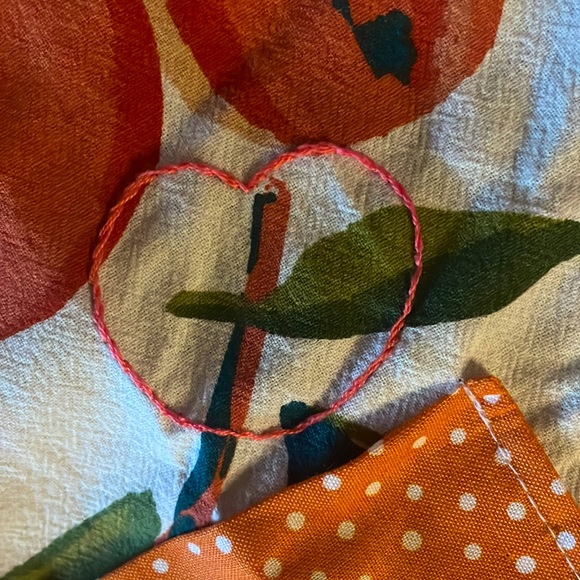 Handmade “Feelin Peachy” Apron 🍑 - Picture 9 of 12